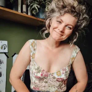 LINDA LAUVA