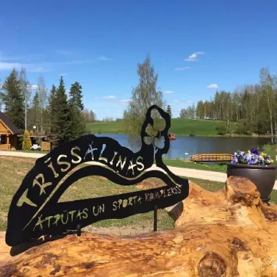 TRĪSSALIŅAS