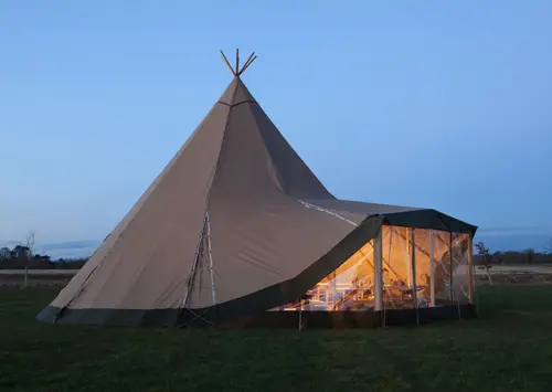 /profiles_advertise/DAYDREAMERS event tents