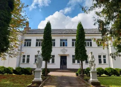 /profiles_advertise/Apple Manor & Garden Complex