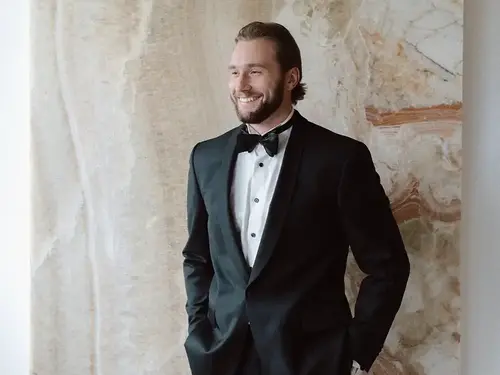 /profiles_advertise/BG Suits