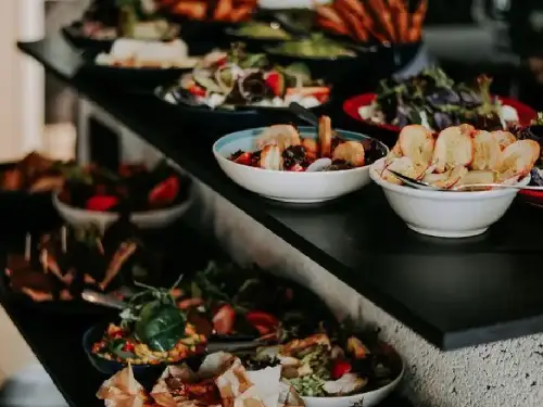 /profiles_advertise/Corner's Catering