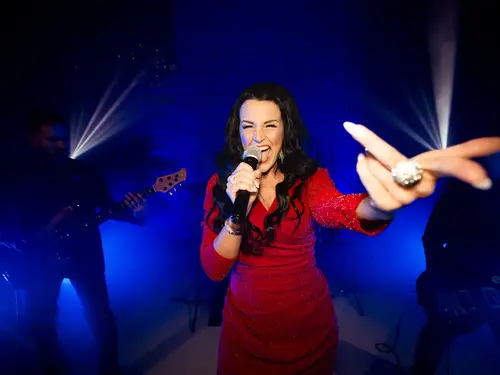 /profiles_advertise/Group Melody Makers