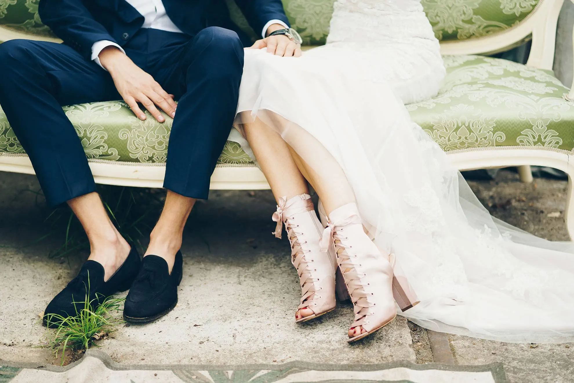 līgavaiņa apavi, kāzu kurpes vīrietim, kāzu ģērbšanās etiķete